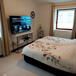 2-zimmer-ferienwohnung Mit Neuer Küche, Netflix, Garten Und Laufband Hamburg