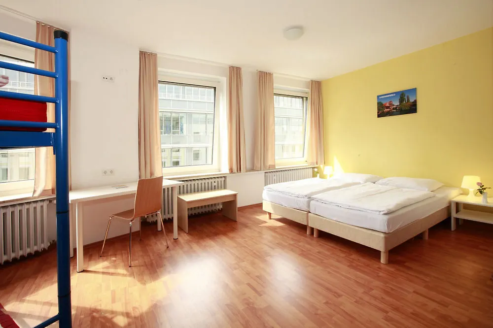 Hotel A&O Nuernberg Hauptbahnhof 2*, Norymberga